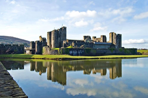 Замок Кайрфилли (Caerphilly Castle) Замок Кайрфилли (Caerphilly Castle)